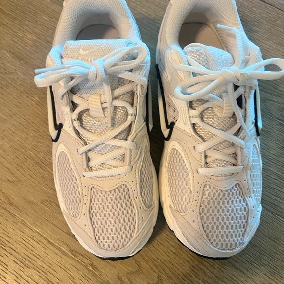 Nike V5 RNR - Picture 2 of 5